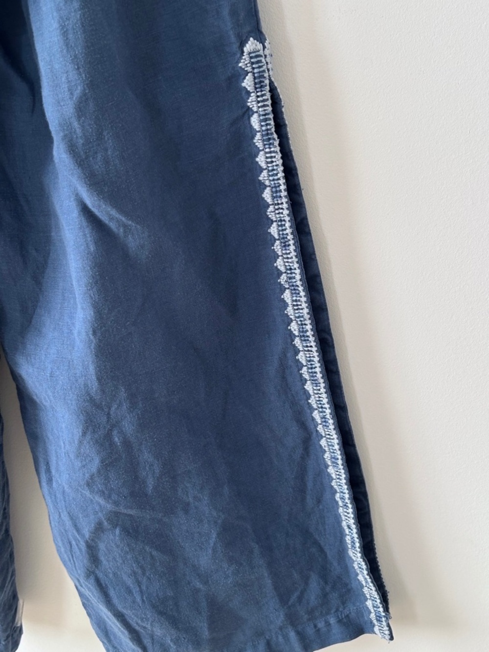 Johnny Was 100% Linen Blue Embroidered Wide Leg Side Slit Pants - Picture 14 of 16
